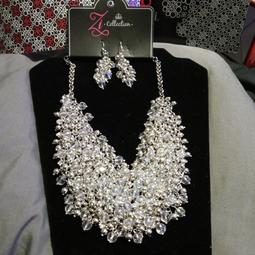 Zi Collection Necklace And Earrings Set